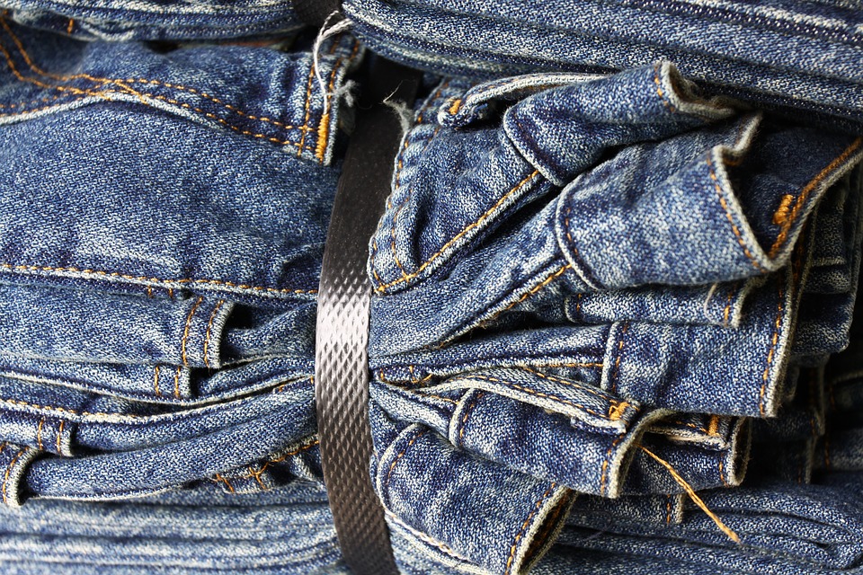 6-tips-to-prevent-denim-dye-from-bleeding-makeyourownjeans