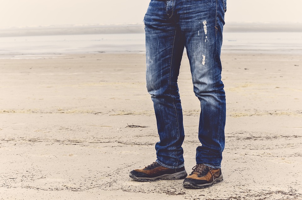 The Dos and Don’ts of Choosing Stretch Jeans