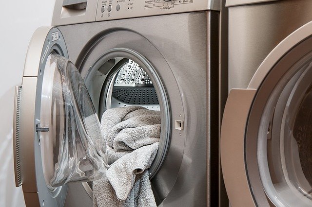 Exploring the Different Ways to Dry Your Jeans