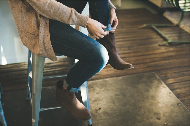 7 Things to Consider When Wearing Boots With Jeans