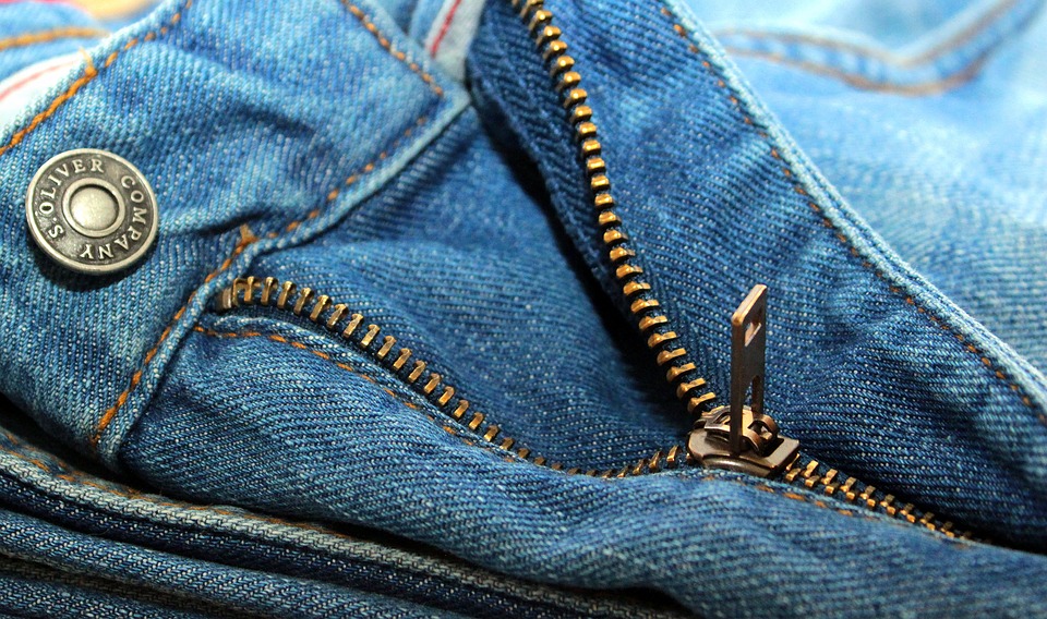 How to Fix a Stuck Zipper on Jeans